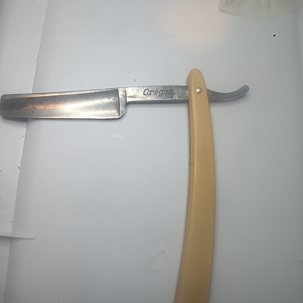 Straight Razor with Cream Handle